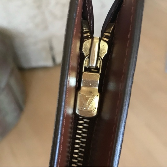 Excellent Louis Vuitton Monogram Pochette Homme Clutch - Picture 6 of 17